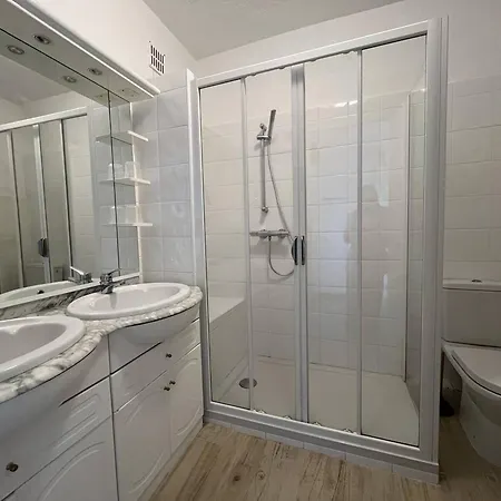 Apartment En Bord De Avec Wi-fi - Lavandou - Fr-1-308-82 Le Lavandou