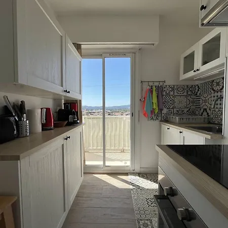 Apartment En Bord De Avec Wi-fi - Lavandou - Fr-1-308-82